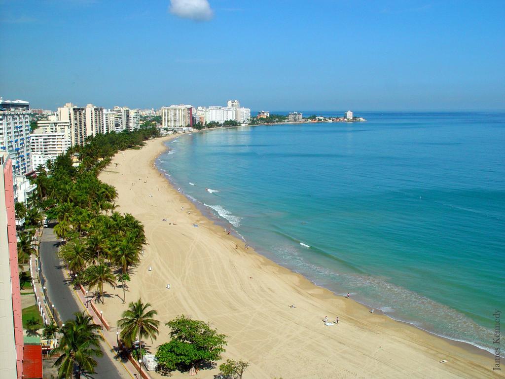 Beachfront Coral Beach Condo Сан-Хуан Екстер'єр фото